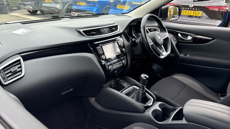 Nissan Qashqai 1.3 DiG-T Acenta Premium 5dr Petrol Hatchback